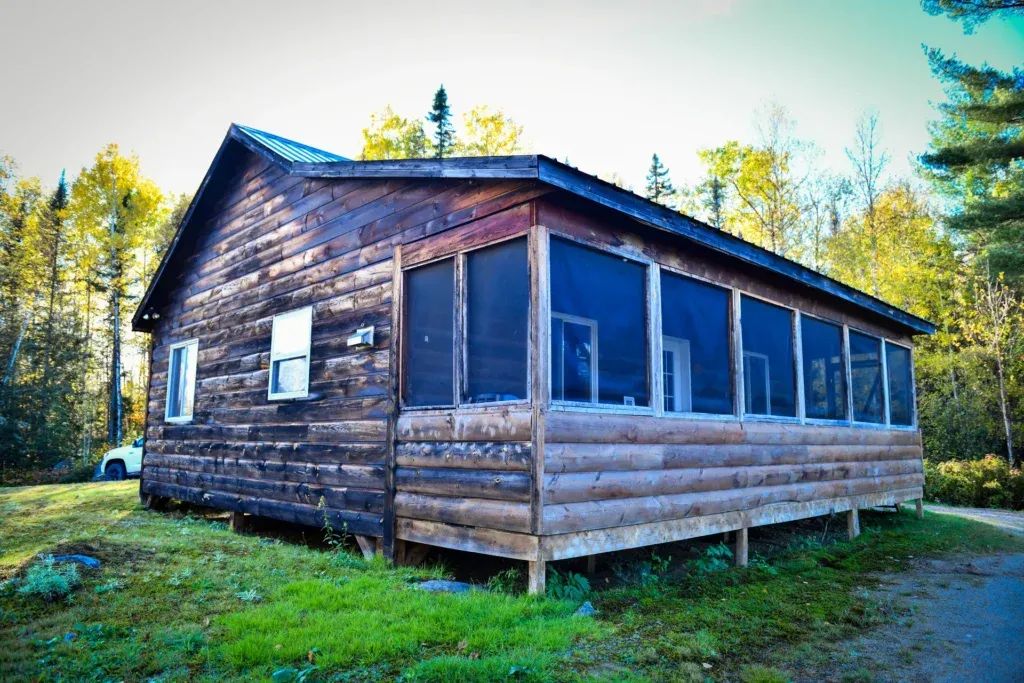 Hunting Camp #13 — Club Lac Brûlé – Club Lac Brûlé