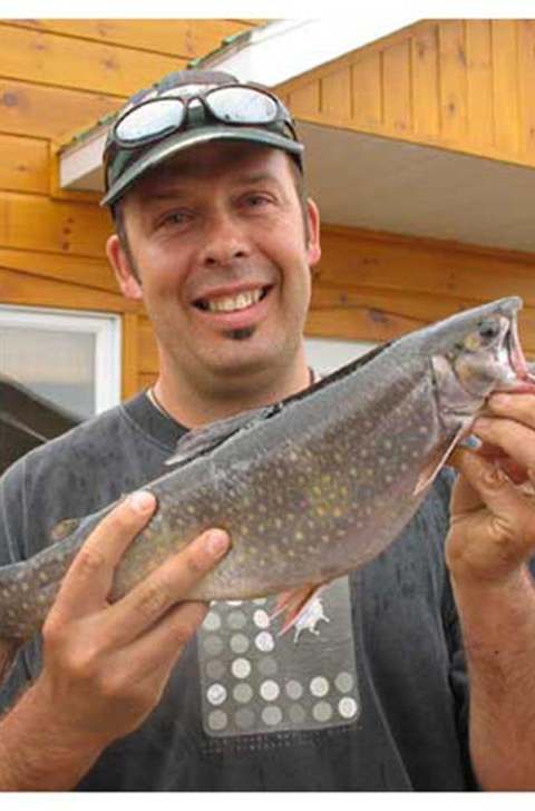 Prise de truite mouchetée chez Club Notawissi, Laurentides, Québec