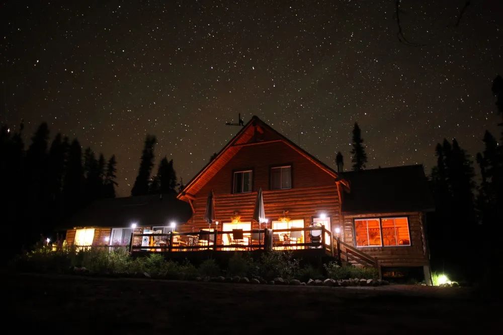 L'AVENTURIER LODGE – L'AVENTURIER LODGE