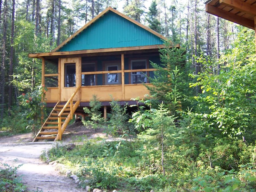 LE PÉKAN CABIN – LE PÉKAN CABIN