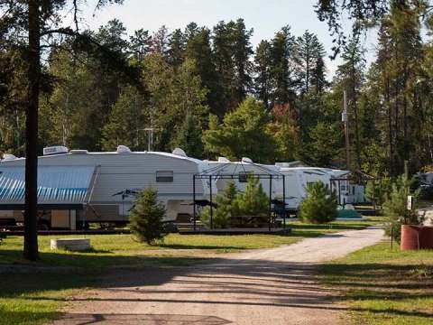Discover our camping sites equipped to accommodate your recreational vehicles.