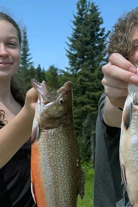 Pêche sportive en pleine nature chez Domaine du Canyon, Côte-Nord, Québec