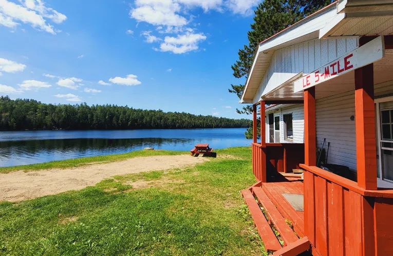 Chalet 5 Mile Bay — Domaine du Lac Bryson – Domaine du Lac Bryson
