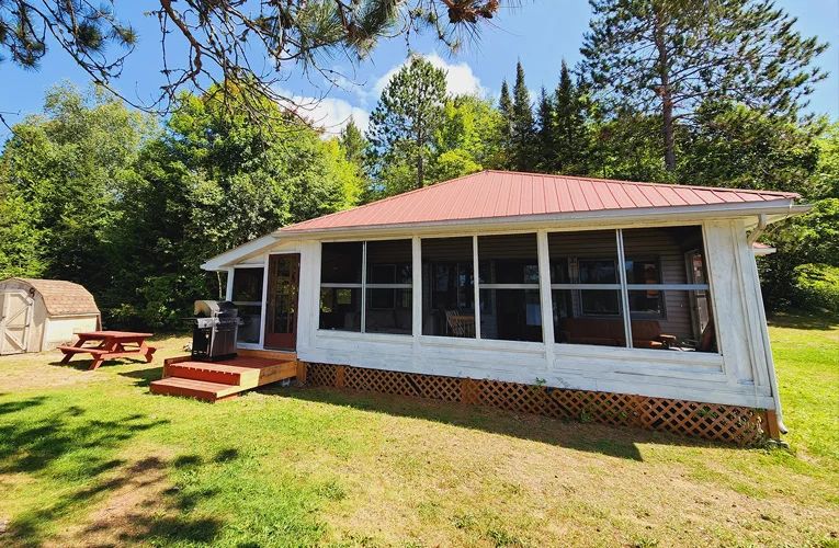 Chalet 5 Mile Bay — Domaine du Lac Bryson – Domaine du Lac Bryson