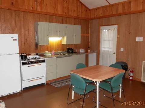 Suite H – Bryson Lake Lodge