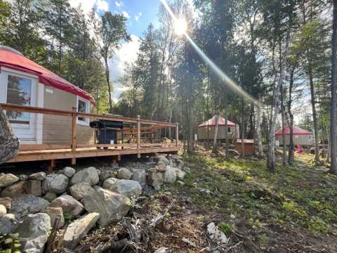 Yurt Blue Jay – Bryson Lake Lodge