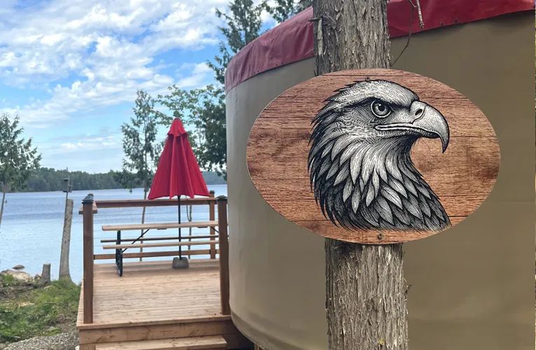 Yourte Eagle – Domaine du Lac Bryson