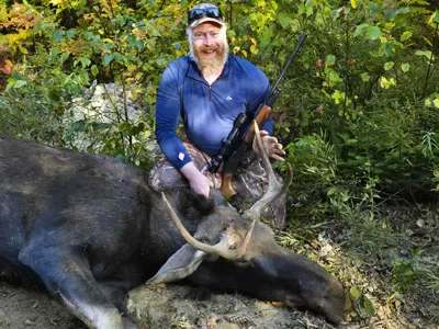 Hunting on Lac Bryson's exclusive territory at Bryson Lake Lodge, Outaouais, Quebec