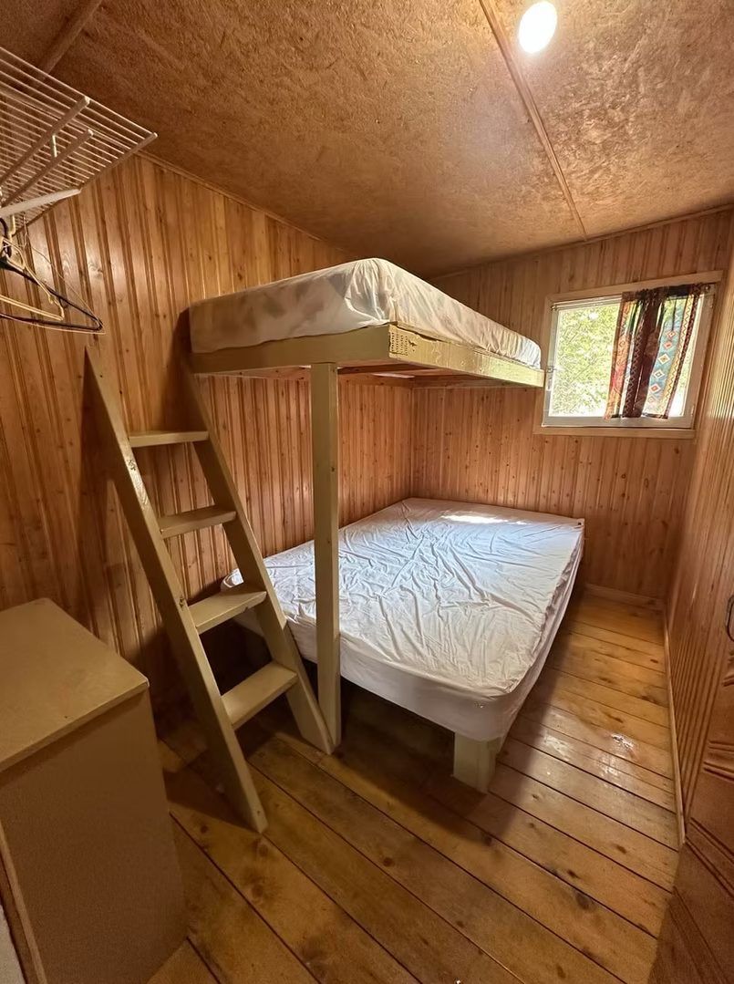 Chalet Loup — Domaine du Lac Kergus – Domaine du Lac Kergus