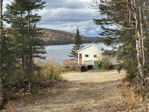 Chalet Lynx – Domaine du Lac Kergus