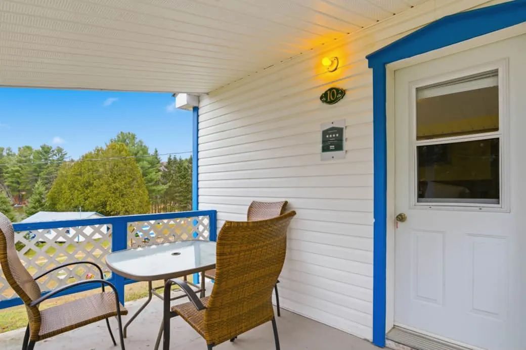 Chalet #10 (1 chambre) — Domaine du Lac Malloon – Domaine du Lac Malloon