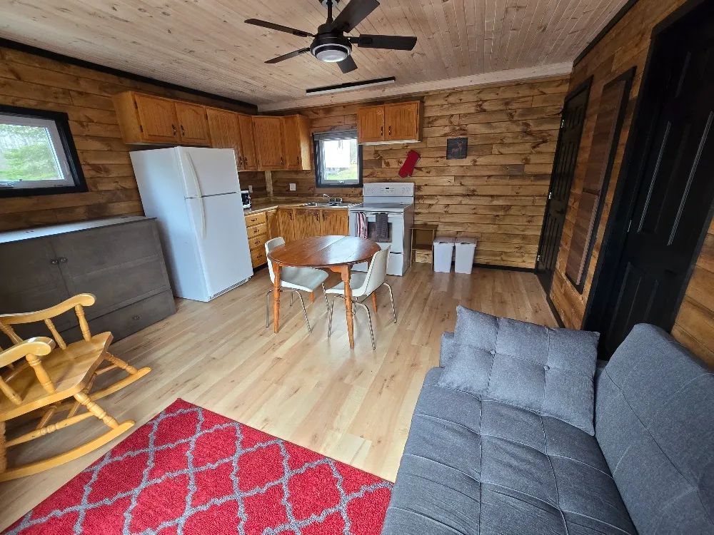 PERCHAUDE CABIN – Domaine du Lac Parent