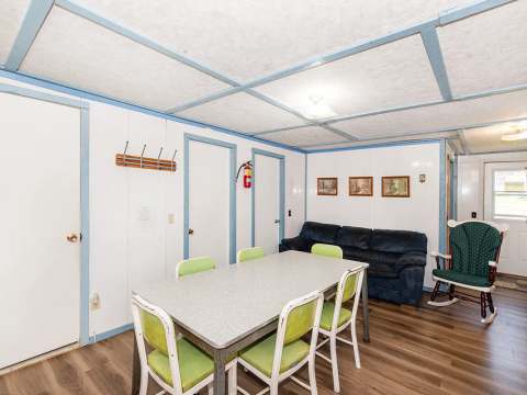 CHALET DORÉ – Domaine du Lac Parent