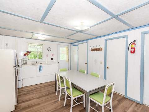 CHALET DORÉ – Domaine du Lac Parent