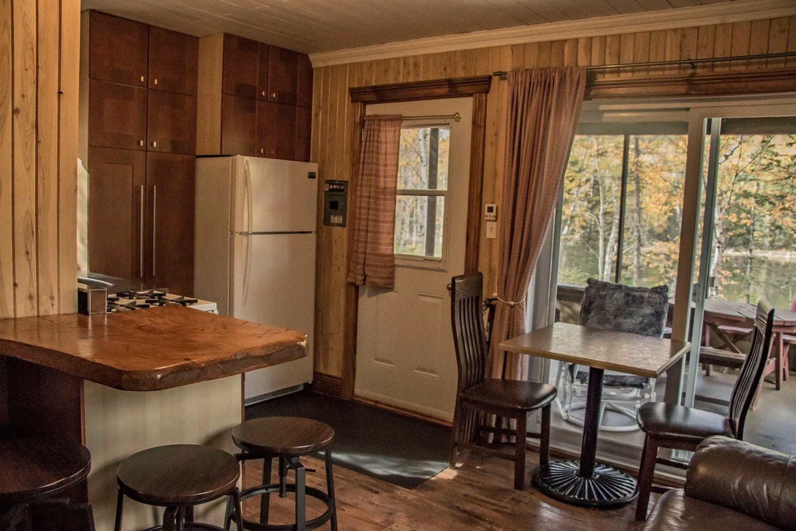 CABIN 2 - LE PIC DORÉ — Domaine le Pic-Bois – Domaine le Pic-Bois