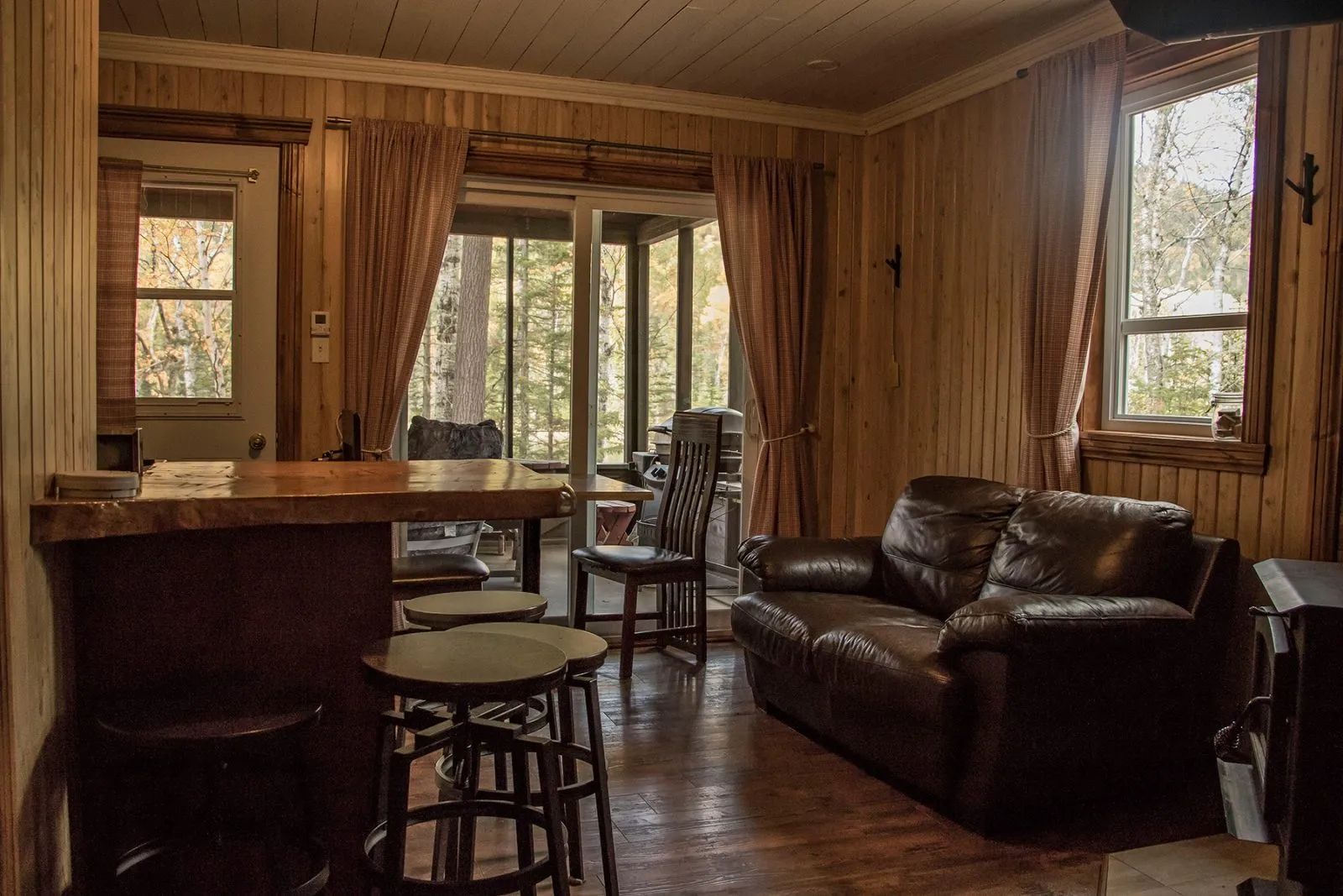 CABIN 2 - LE PIC DORÉ — Domaine le Pic-Bois – Domaine le Pic-Bois