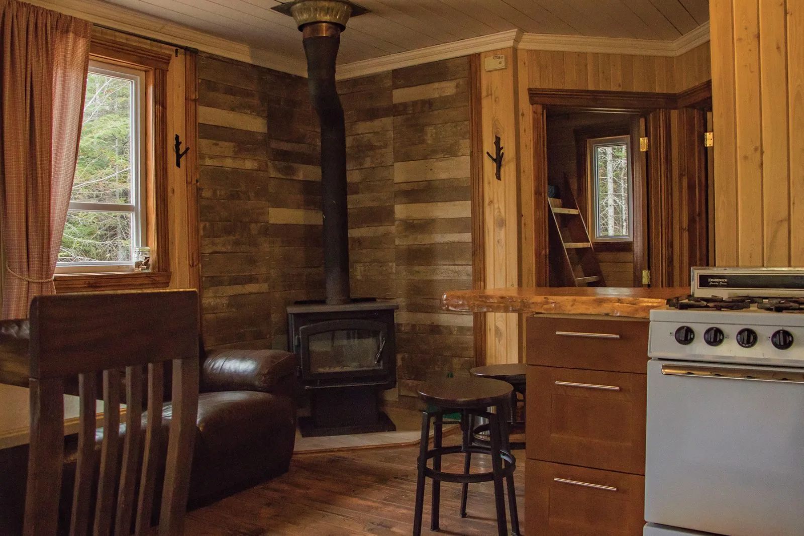 CABIN 2 - LE PIC DORÉ — Domaine le Pic-Bois – Domaine le Pic-Bois
