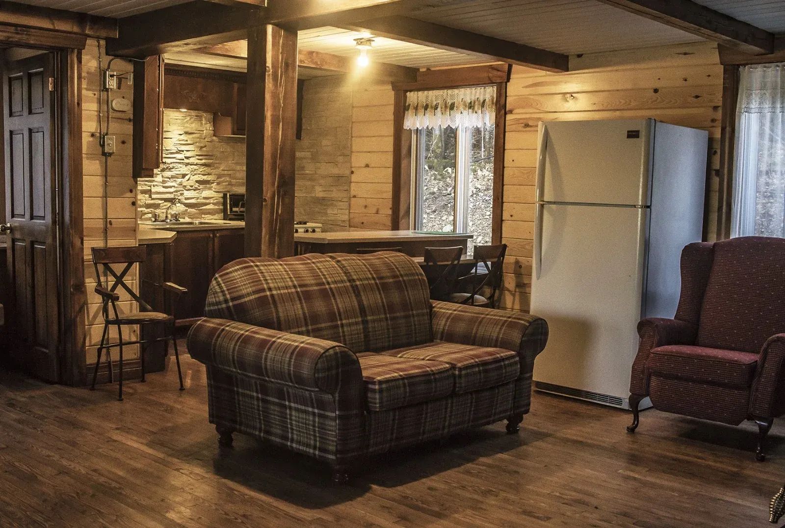 CABIN 4 - LE PIC MACULÉ — Domaine le Pic-Bois – Domaine le Pic-Bois