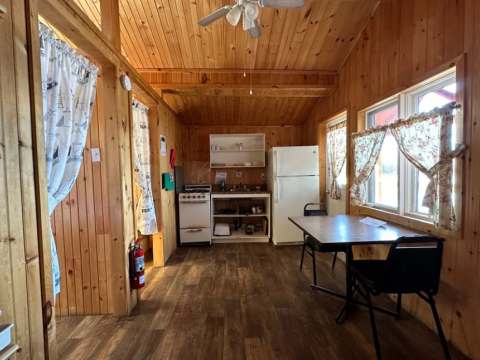 CHALET 1 – Pourvoirie Dorval Lodge