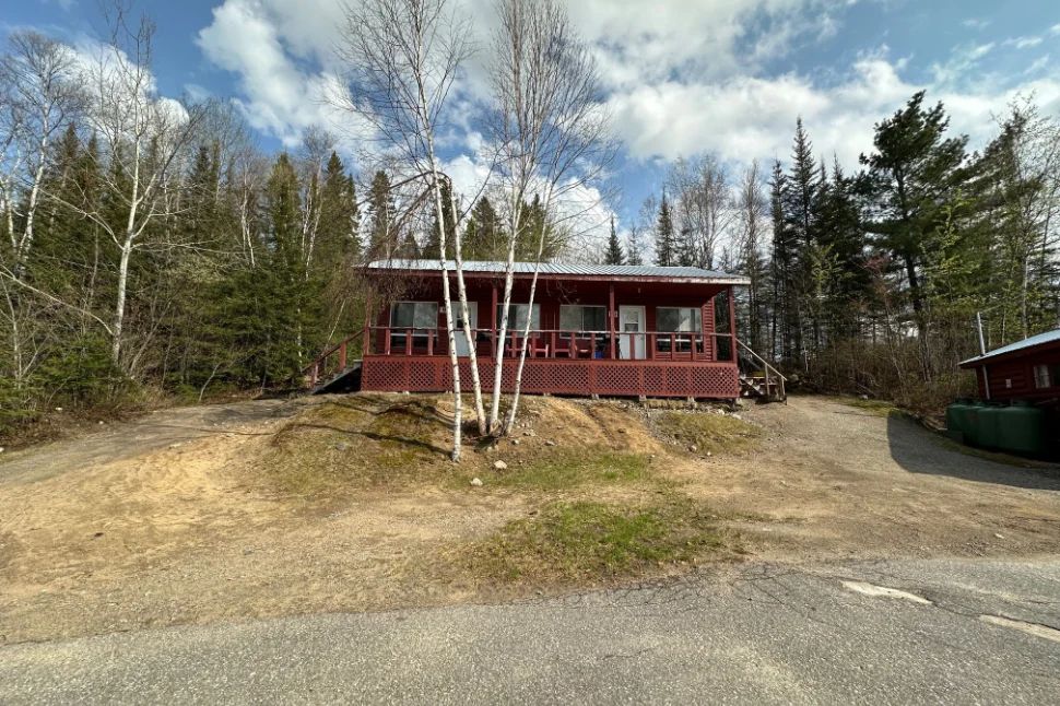 CHALET 10 – Pourvoirie Dorval Lodge