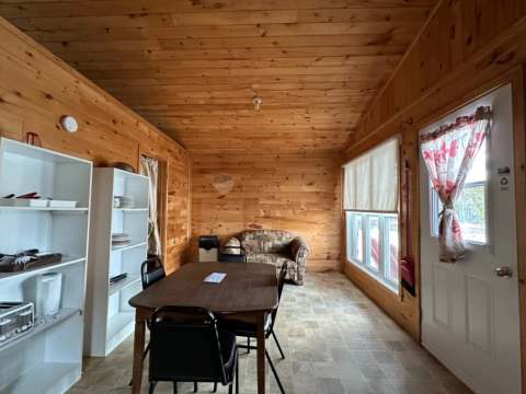 CHALET 10 – Pourvoirie Dorval Lodge
