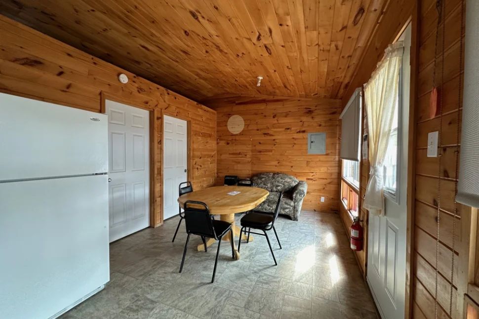 CHALET 10 — Pourvoirie Dorval Lodge – Pourvoirie Dorval Lodge