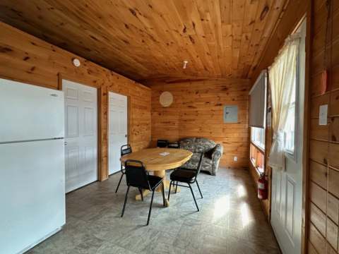 CHALET 10 – Pourvoirie Dorval Lodge