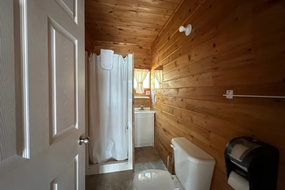 CHALET 10 – Pourvoirie Dorval Lodge