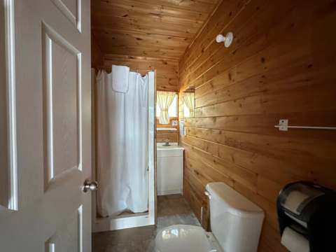 CHALET 10 – Pourvoirie Dorval Lodge
