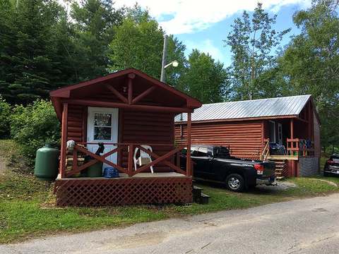 CHALET 11 – Pourvoirie Dorval Lodge