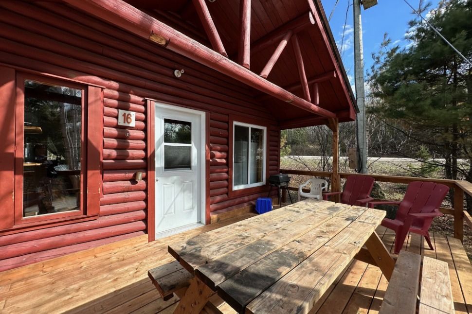 CHALET 16 – Pourvoirie Dorval Lodge
