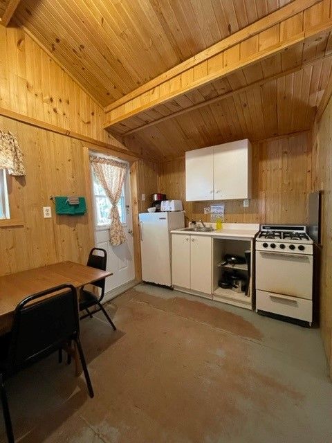 COTTAGE 2 – Pourvoirie Dorval Lodge