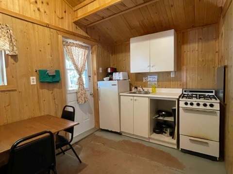 COTTAGE 2 – Pourvoirie Dorval Lodge