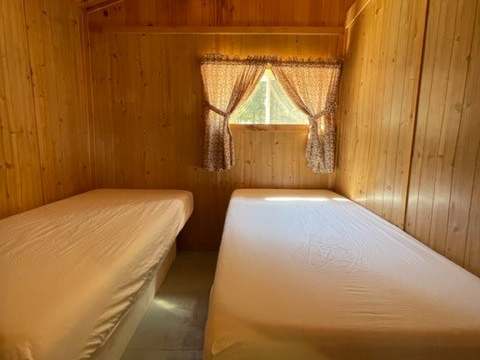 COTTAGE 2 – Pourvoirie Dorval Lodge
