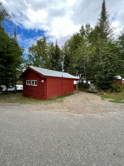 COTTAGE 2 – Pourvoirie Dorval Lodge
