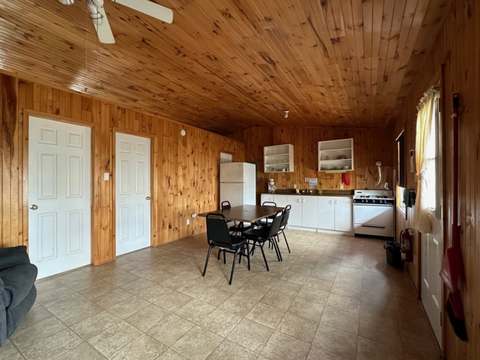 CHALET 28 – Pourvoirie Dorval Lodge