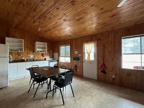 CHALET 28 – Pourvoirie Dorval Lodge
