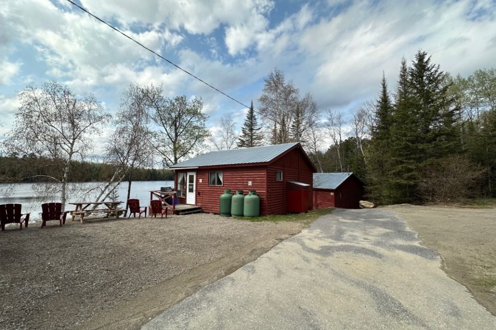 CHALET 31 – Pourvoirie Dorval Lodge