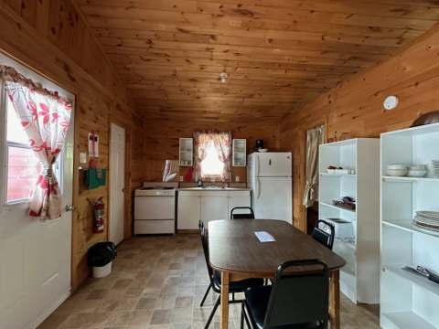 CHALET 7 – Pourvoirie Dorval Lodge