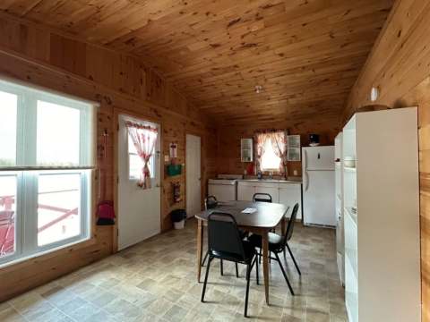CHALET 7 – Pourvoirie Dorval Lodge