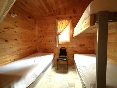 CHALET 7 – Pourvoirie Dorval Lodge