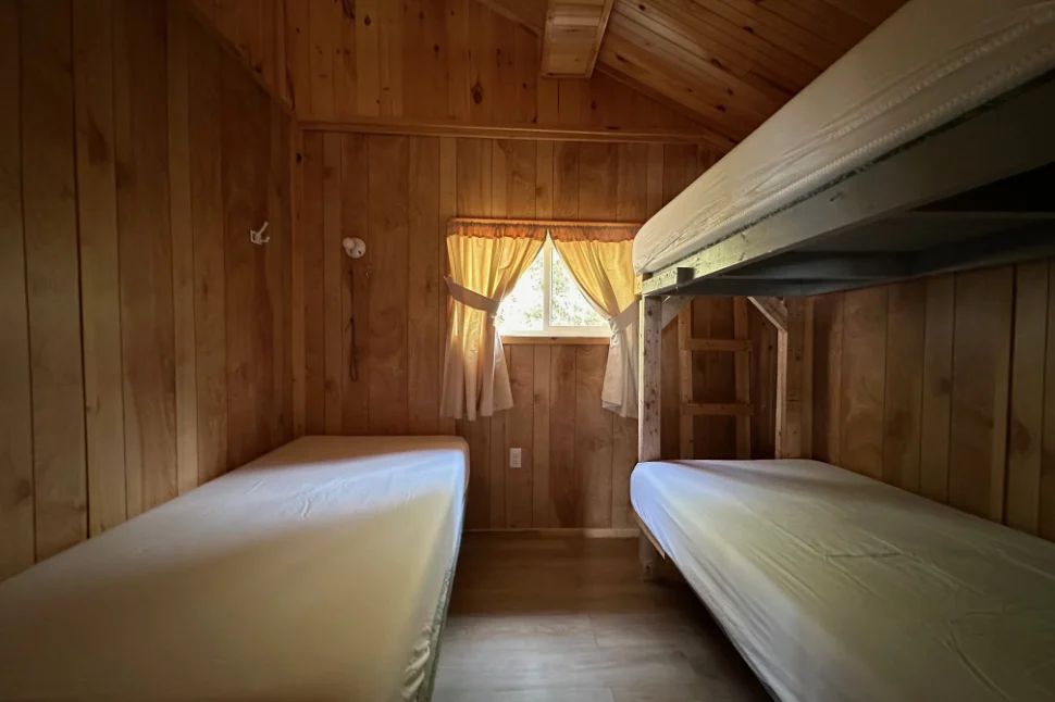CABIN 8 – Pourvoirie Dorval Lodge