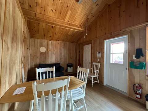 CABIN 8 – Pourvoirie Dorval Lodge