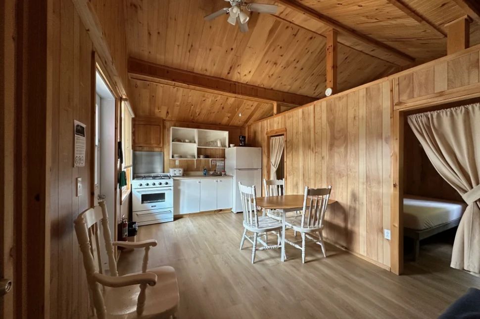 CABIN 8 — Pourvoirie Dorval Lodge – Pourvoirie Dorval Lodge