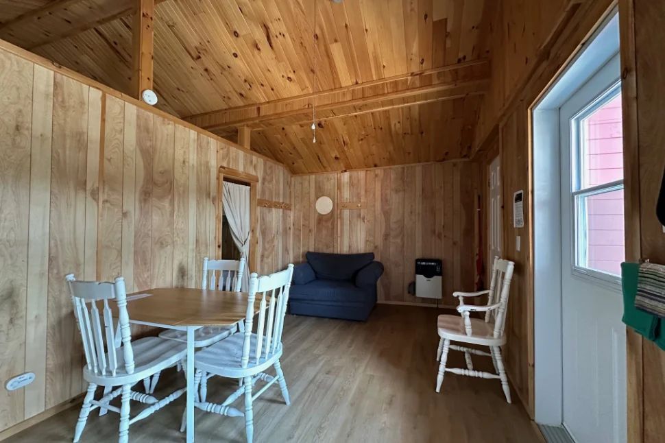 CABIN 8 – Pourvoirie Dorval Lodge