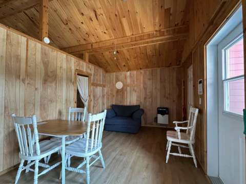 CABIN 8 – Pourvoirie Dorval Lodge