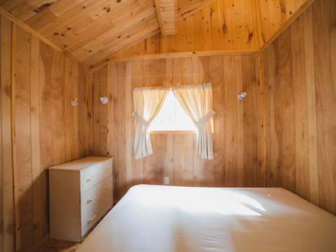 CABIN 8 – Pourvoirie Dorval Lodge