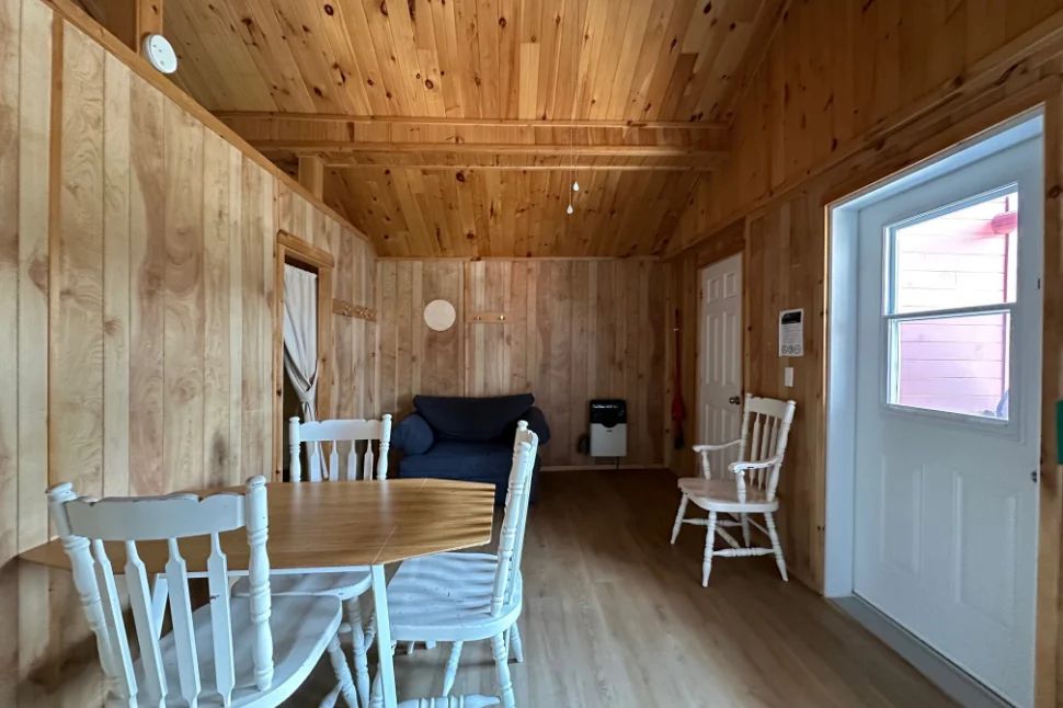 CABIN 8 – Pourvoirie Dorval Lodge