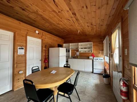 CHALET 9 – Pourvoirie Dorval Lodge