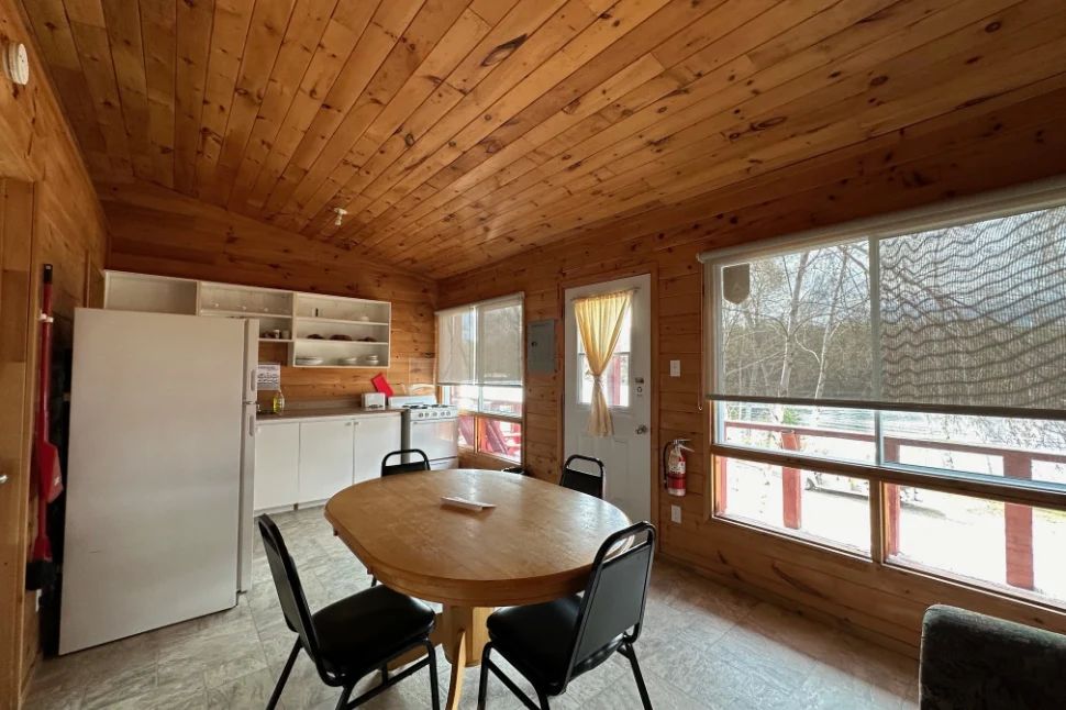 CHALET 9 – Pourvoirie Dorval Lodge